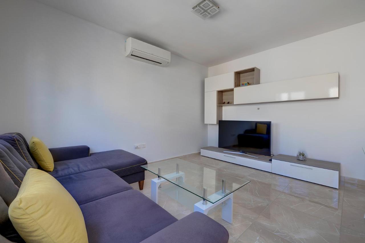 Modern 2Br Apartment In Central St Julian'S Saint Julian's Exterior photo