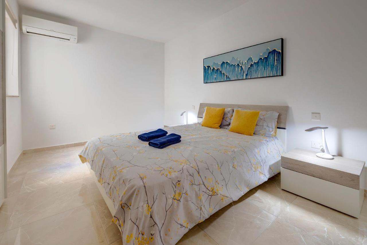 Modern 2Br Apartment In Central St Julian'S Saint Julian's Exterior photo